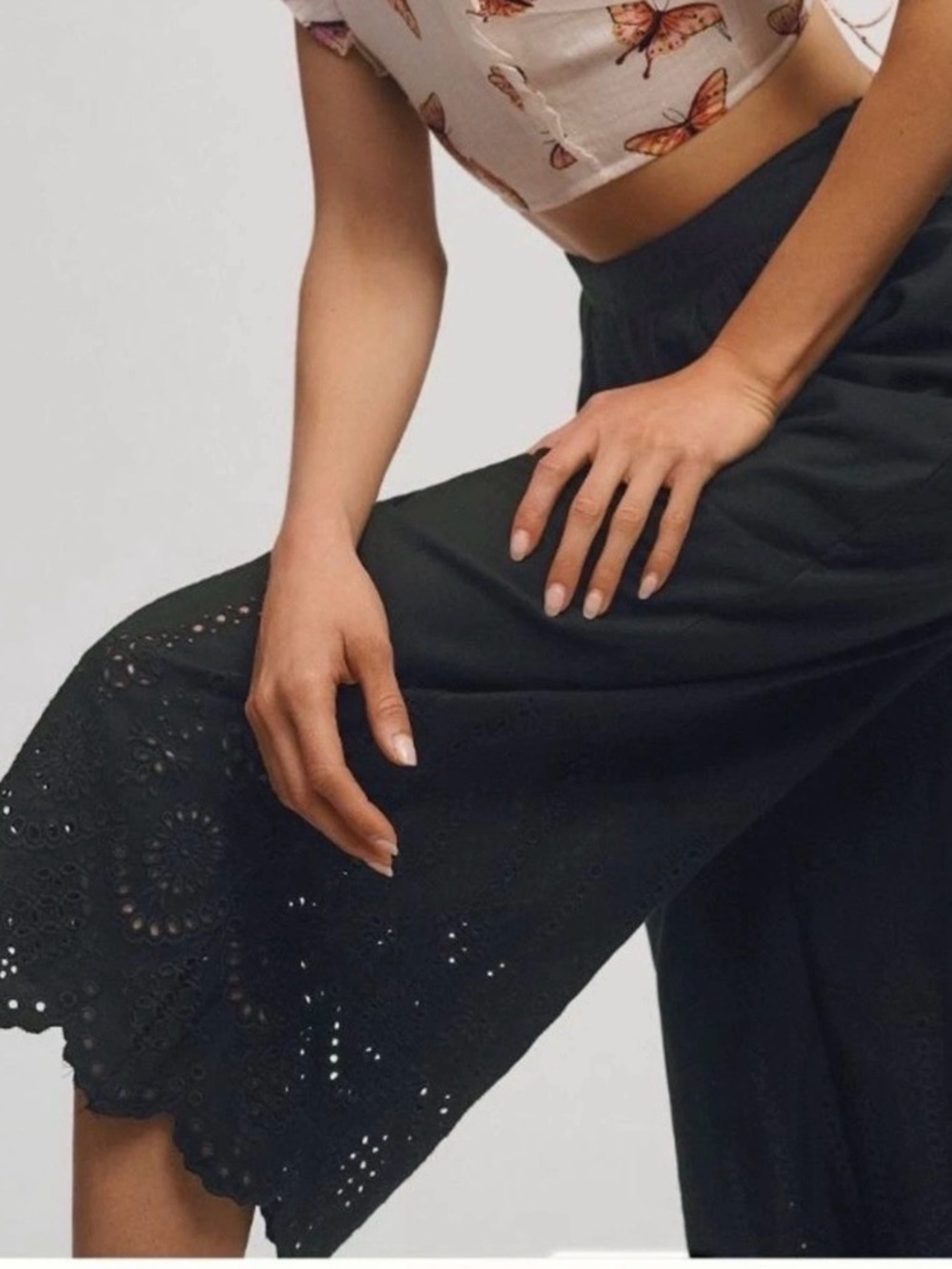 Anthropologie Flowy Eyelet Trim Black Wide-leg Crop Pant 29” Waist - Sz 6 - $148